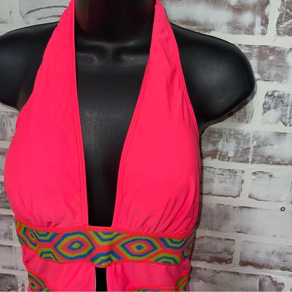 Vibrant Pink Halter Swimsuit with Geometric Belt xl - Picture 2 of 6